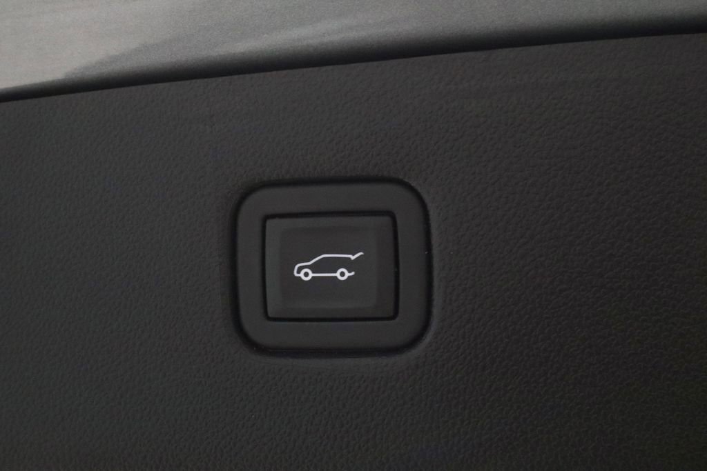 Used 2023 Chevrolet Blazer LT w/ Convenience Package FWD image 16