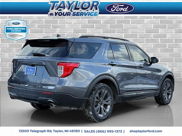 Certified 2021 Ford Explorer XLT w/ Equipment Group 202A image 3