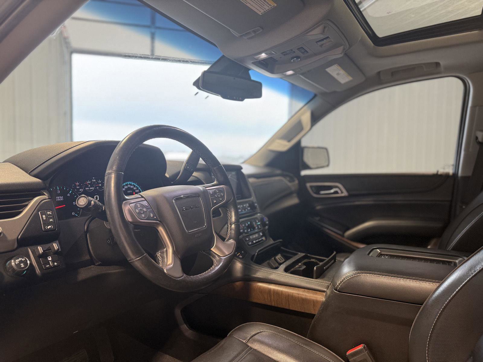 Used 2019 GMC Yukon Denali w/ Open Road Package image 10