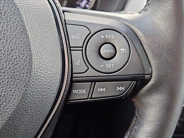 Used 2022 Toyota RAV4 XLE Premium AWD/4WD image 22