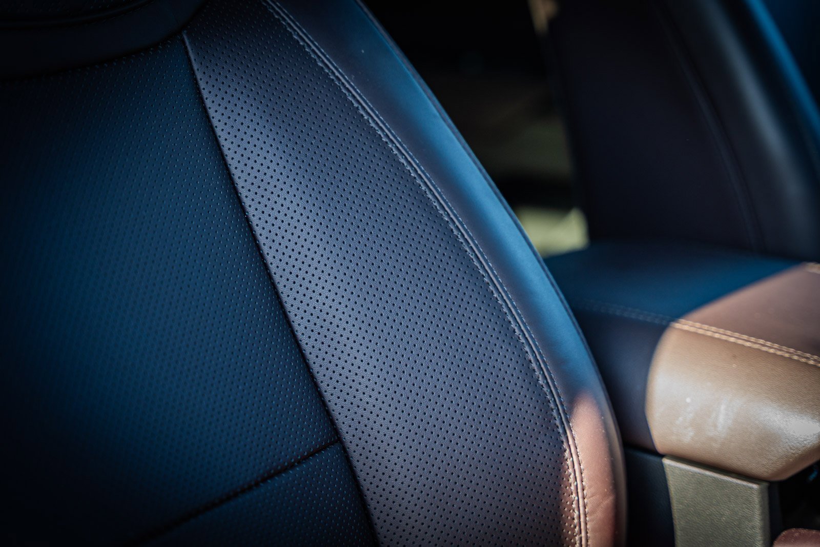 Certified 2025 Ford Explorer Platinum w/ Ultimate Package image 13