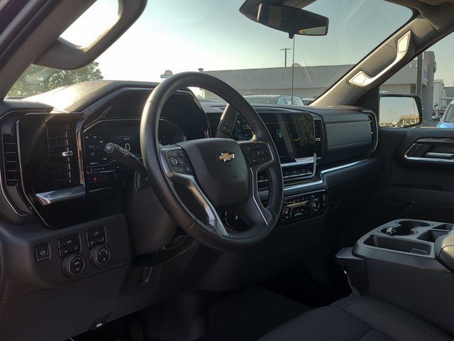 Used 2023 Chevrolet Silverado 1500 LT AWD/4WD image 10