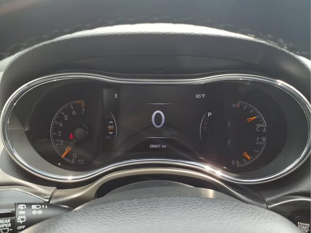 Used 2019 Jeep Grand Cherokee Laredo w/ Security & Convenience Group AWD/4WD image 16