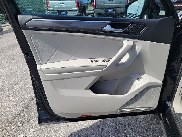 Used 2022 Volkswagen Tiguan SE R-Line FWD image 23