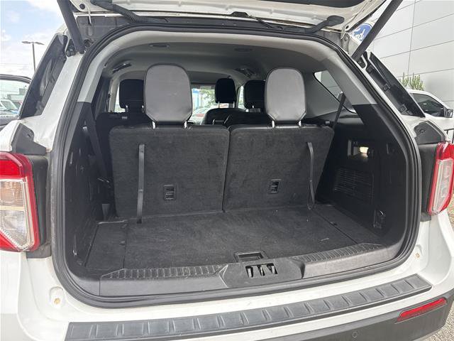 Certified 2021 Ford Explorer XLT w/ Equipment Group 202A RWD image 31