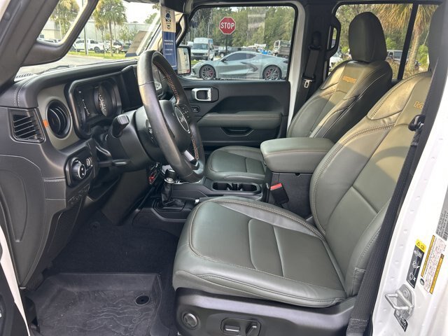 Used 2024 Jeep Gladiator Mojave AWD/4WD image 12