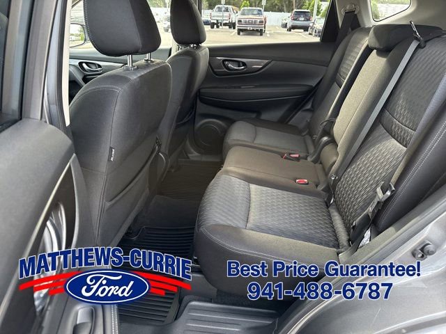 Used 2019 Nissan Rogue SV w/ Premium Package FWD image 12