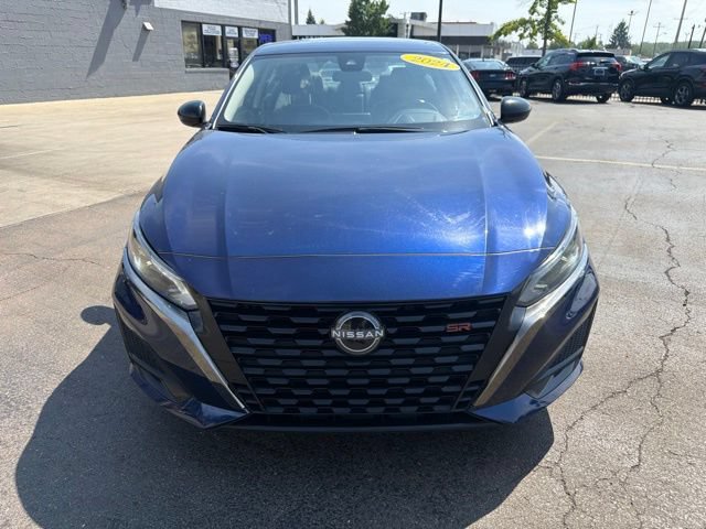 Used 2024 Nissan Altima 2.5 SR FWD image 2