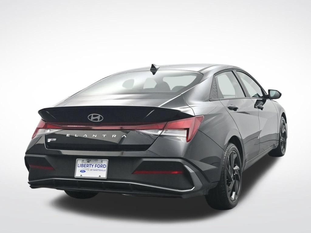 Used 2026 Hyundai Elantra Sport w/ Cargo Package FWD image 7