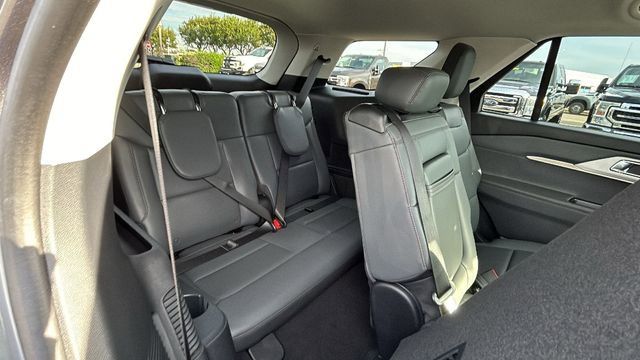 Certified 2025 Ford Explorer Active w/ Active Comfort Package image 15