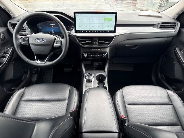 Certified 2025 Ford Escape Platinum AWD/4WD image 11