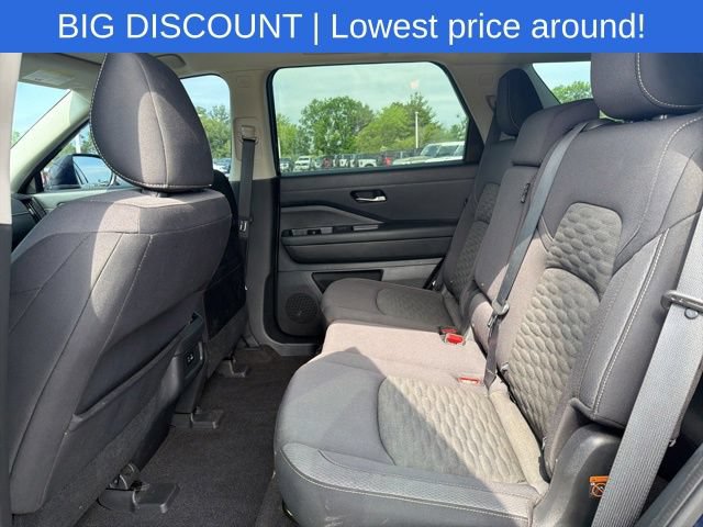 Used 2022 Nissan Pathfinder SV FWD image 17