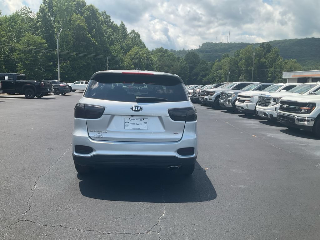 Used 2020 Kia Sorento LX FWD image 6