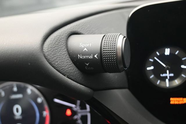 Used 2024 Lexus ES 350 w/ Premium Package FWD image 16