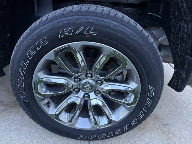 Used 2023 RAM 1500 Laramie AWD/4WD image 9