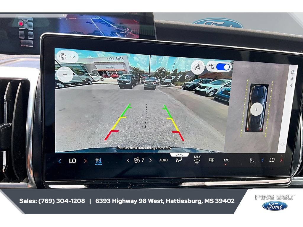 Certified 2025 Ford Expedition Platinum AWD/4WD image 15