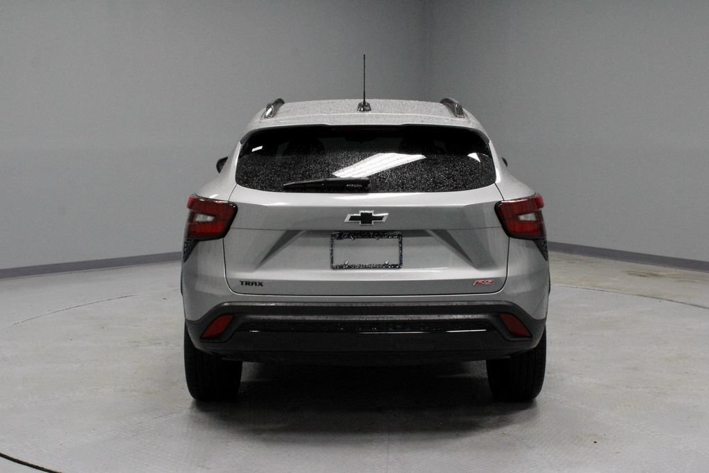Used 2024 Chevrolet Trax RS FWD image 9