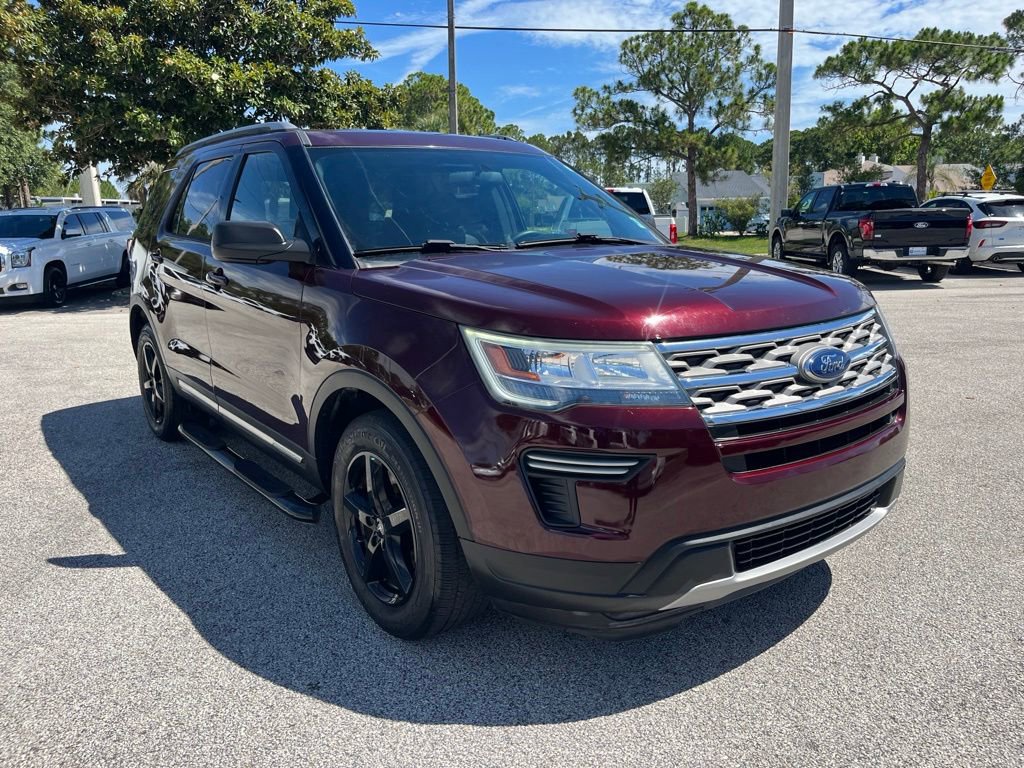 Certified 2018 Ford Explorer XLT FWD image 4