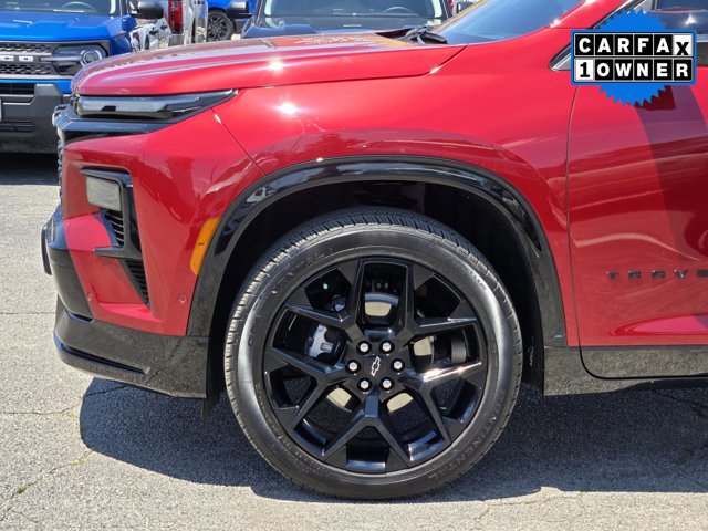 Used 2025 Chevrolet Traverse RS AWD/4WD image 9