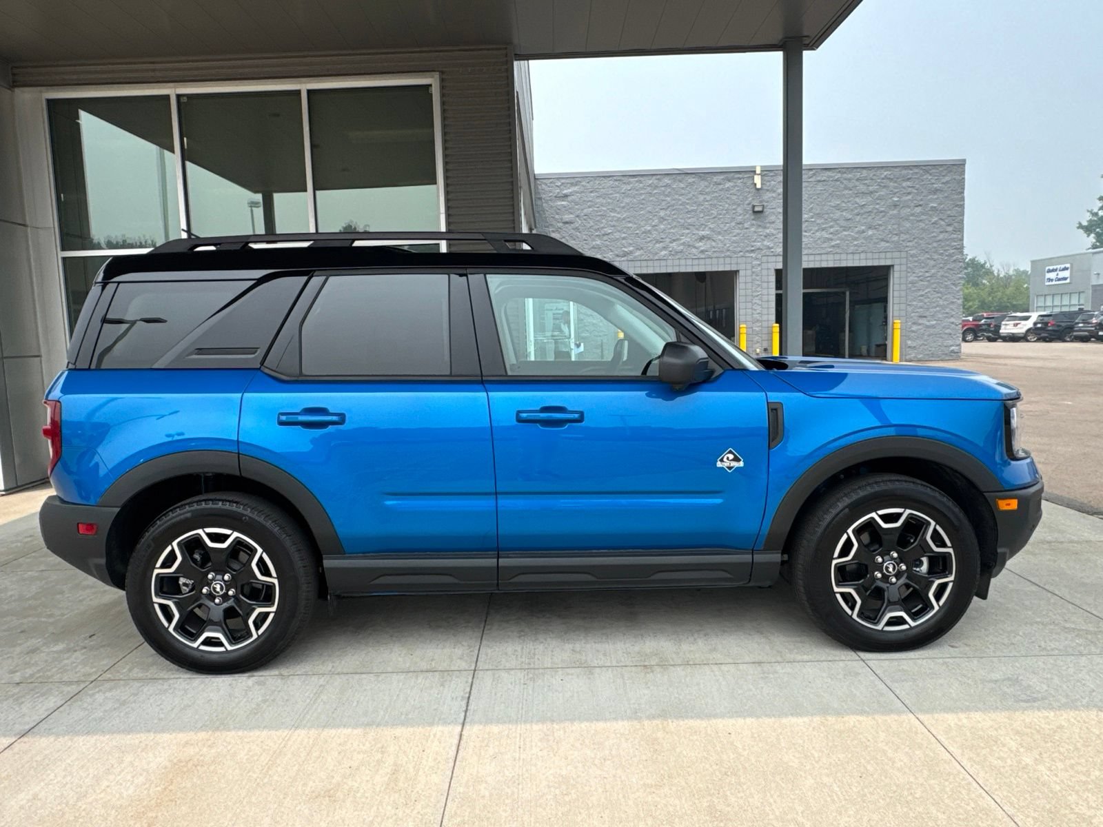 Certified 2025 Ford Bronco Sport Outer Banks w/ Outer Banks Tech Package+ AWD/4WD image 9