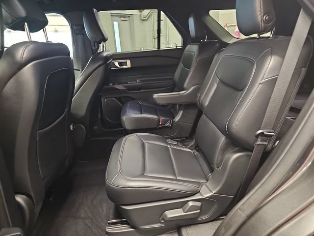 Certified 2020 Ford Explorer XLT w/ Equipment Group 202A AWD/4WD image 14