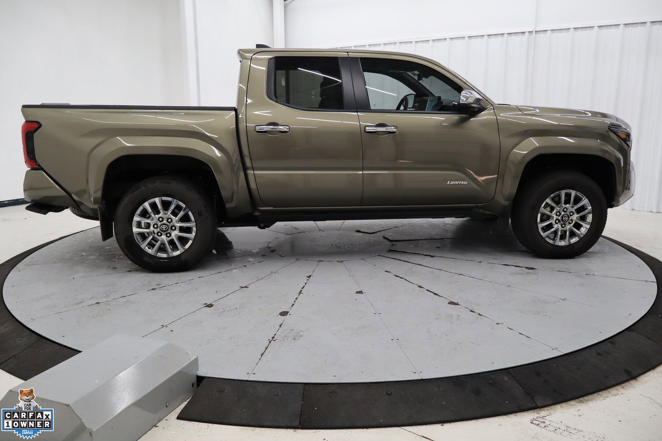 Used 2024 Toyota Tacoma Limited image 11