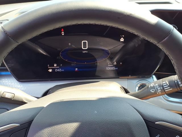 Used 2024 Chevrolet Trax LT w/ Driver Confidence Package FWD image 20