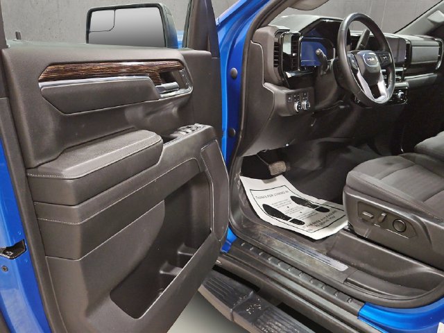 Used 2024 GMC Sierra 1500 Elevation w/ LPO, Elevation Black Package AWD/4WD image 11