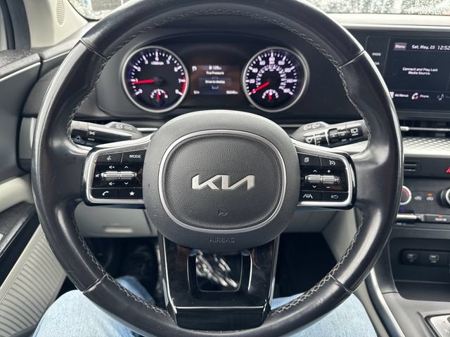 Used 2022 Kia Carnival LX FWD image 15