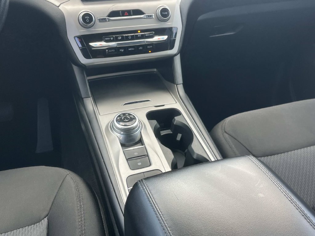 Certified 2022 Ford Explorer XLT RWD image 21