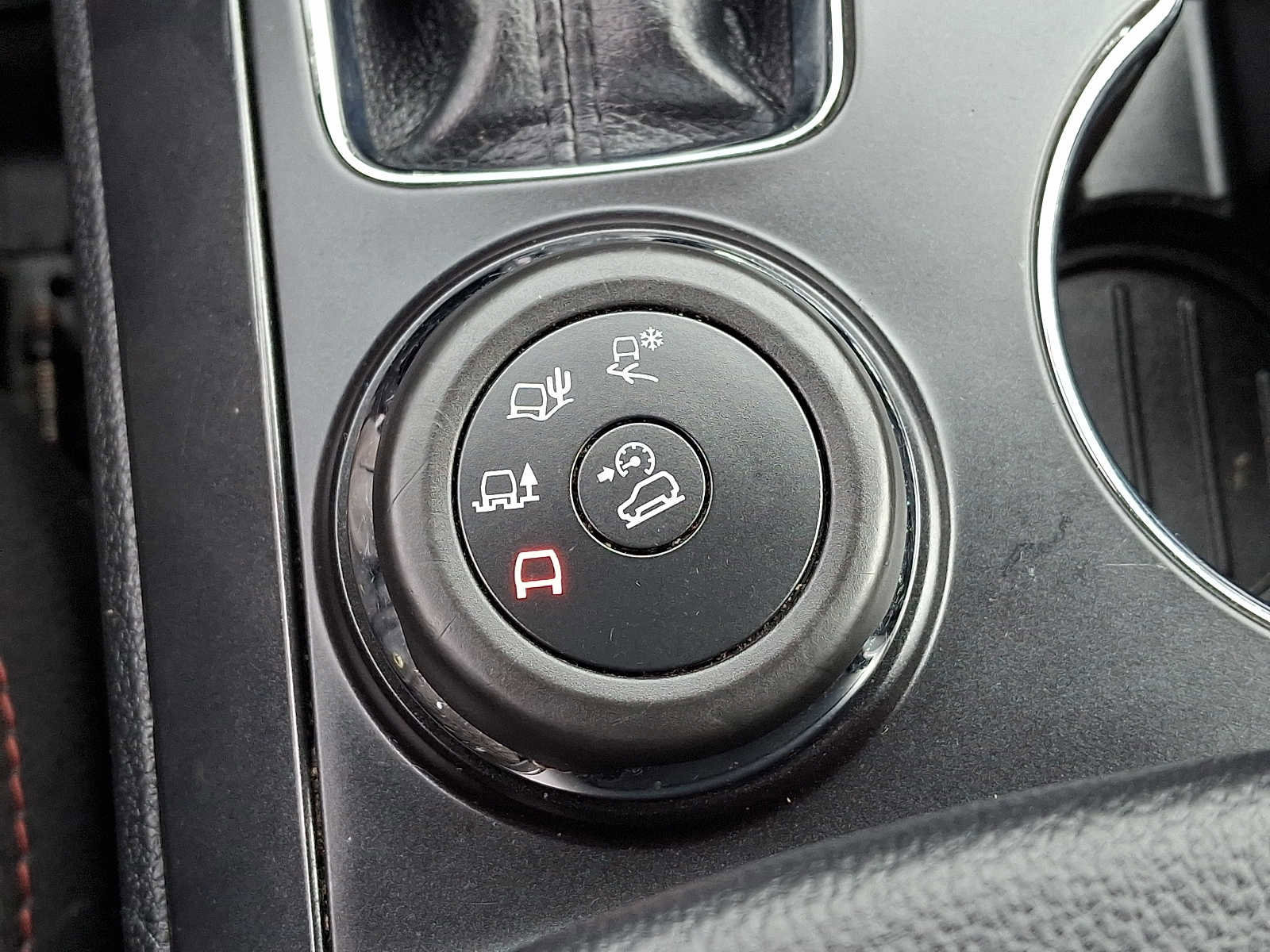 Certified 2019 Ford Explorer XLT w/ Equipment Group 202A image 28