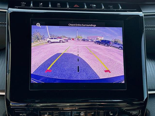 Used 2025 Jeep Grand Cherokee Altitude RWD image 14