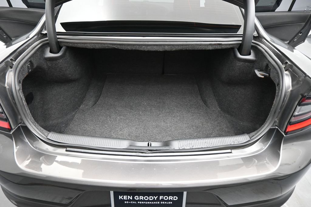 Used 2017 Dodge Charger SE w/ Blacktop Package RWD image 20