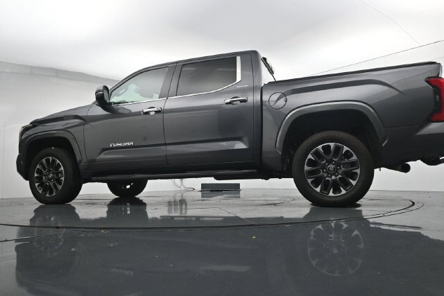 Used 2025 Toyota Tundra Limited AWD/4WD image 37