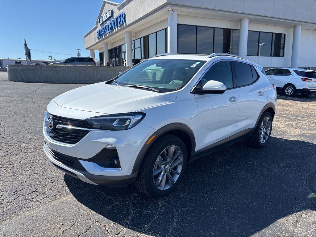 Used 2023 Buick Encore GX Essence w/ Experience Buick Package image 3
