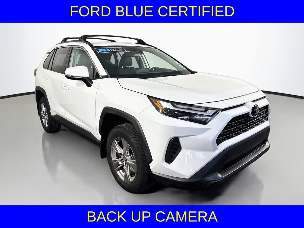 Used 2023 Toyota RAV4 XLE w/ Convenience Package FWD image 4