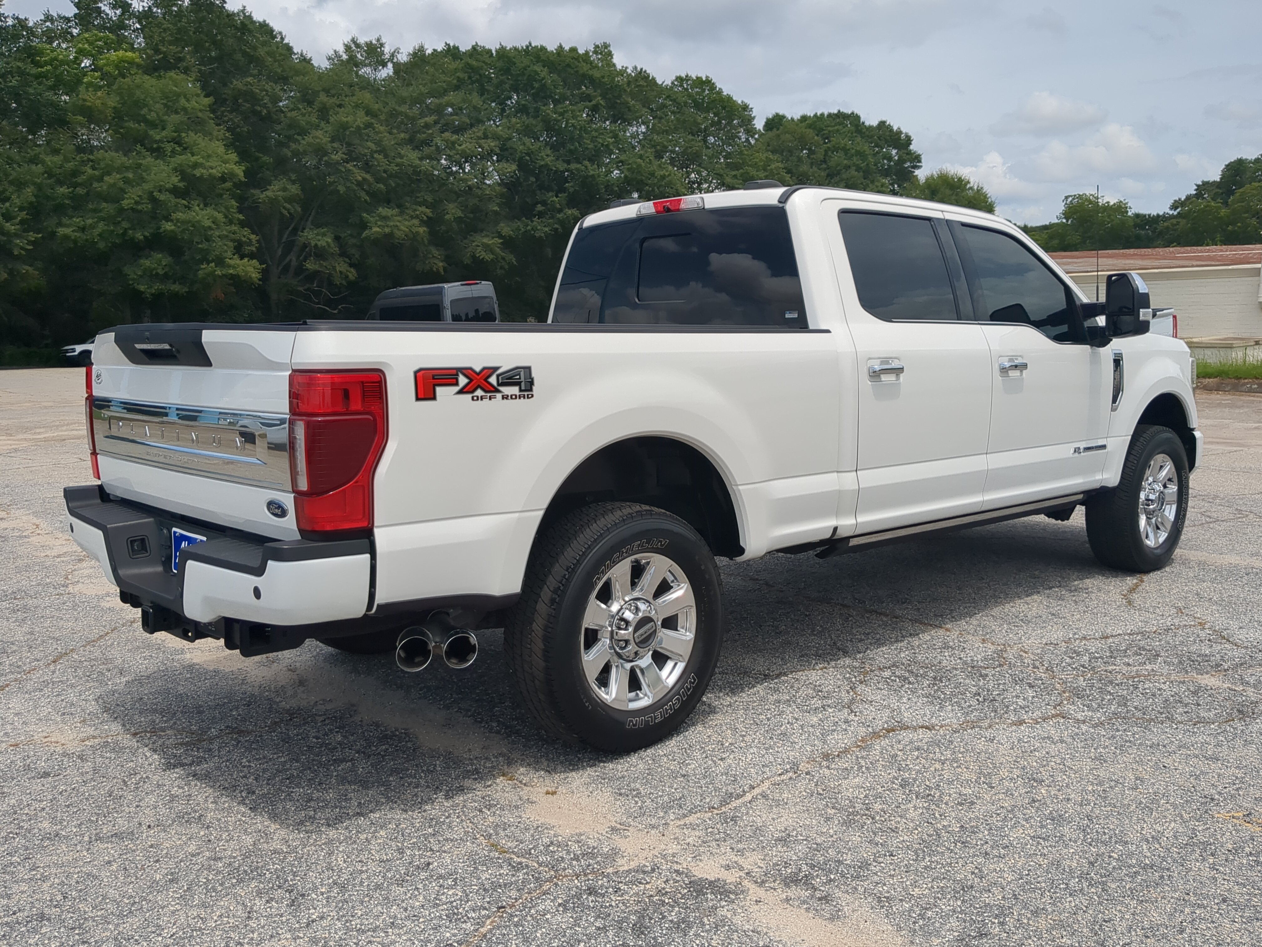 Certified 2022 Ford F250 Platinum AWD/4WD image 3
