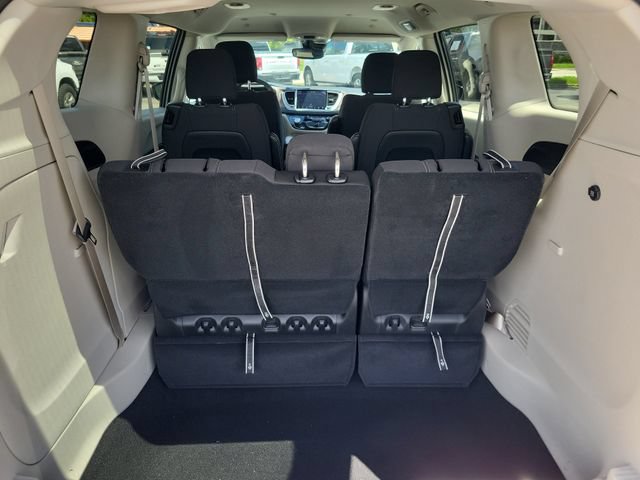Used 2024 Chrysler Voyager LX FWD image 10