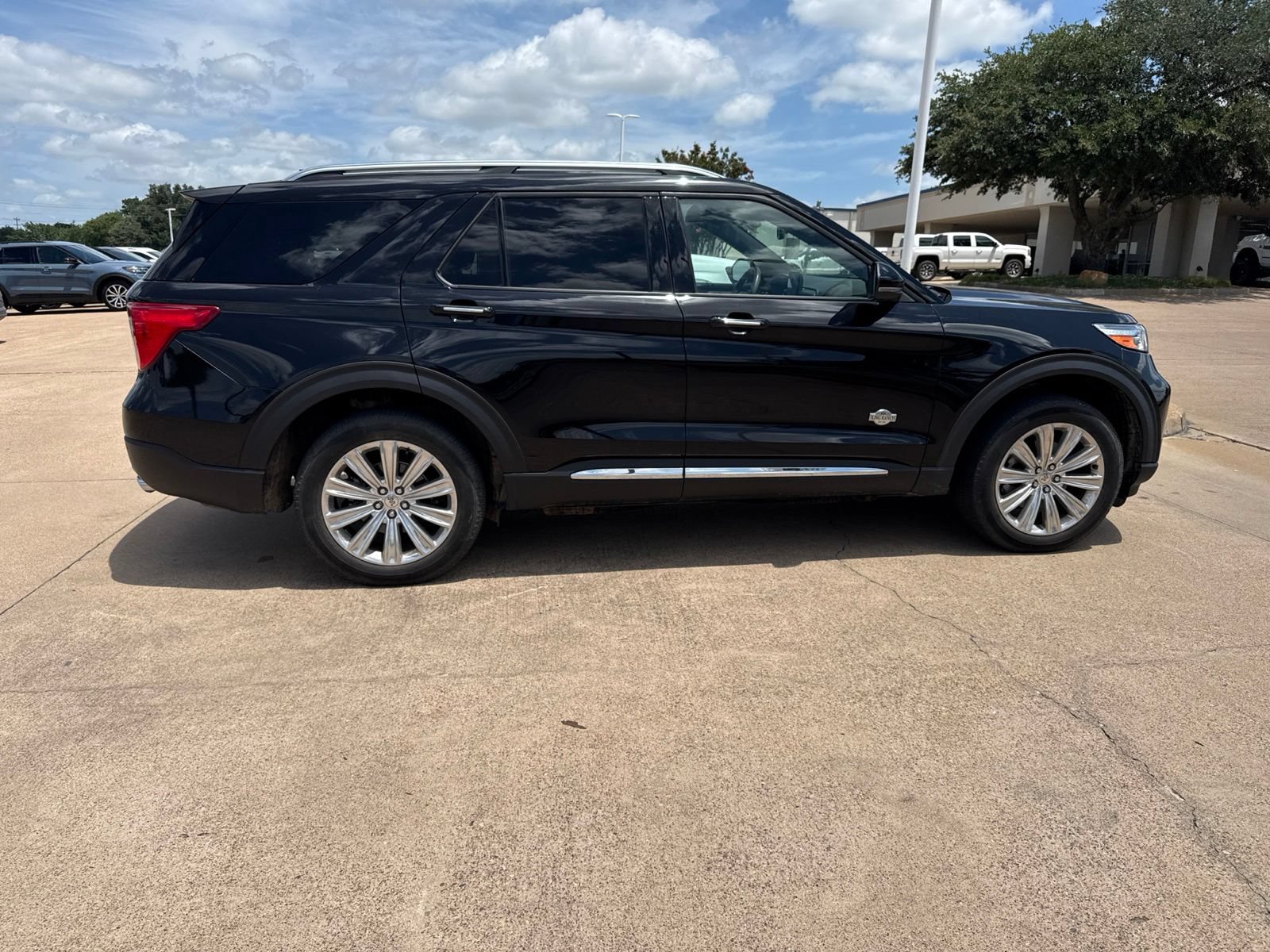 Certified 2023 Ford Explorer King Ranch w/ Technology Package AWD/4WD image 8
