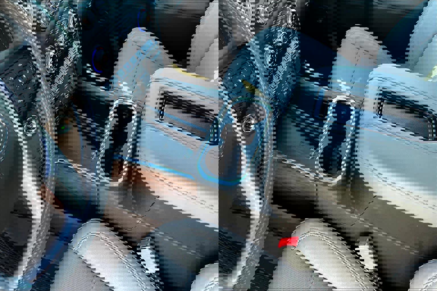 Used 2020 GMC Sierra 1500 SLT image 16