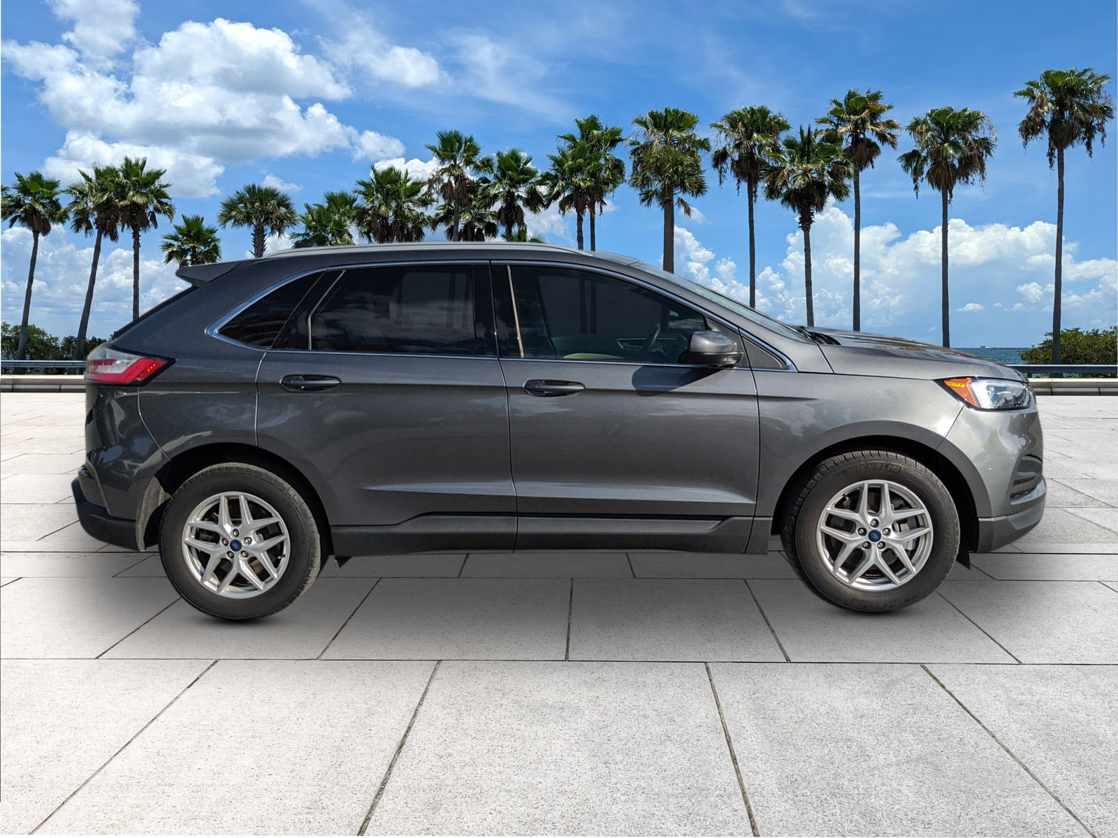 Certified 2022 Ford Edge SEL image 9