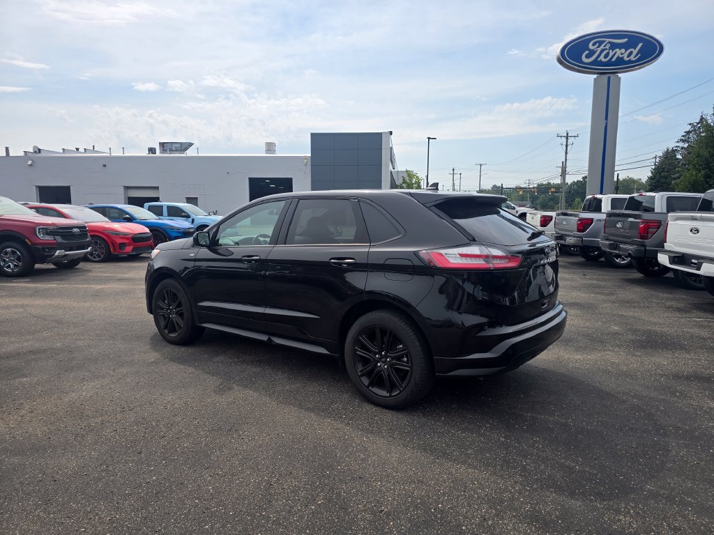 Certified 2023 Ford Edge ST-Line AWD/4WD image 3