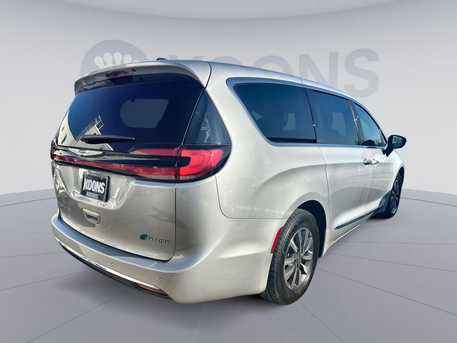 Used 2023 Chrysler Pacifica Limited image 5