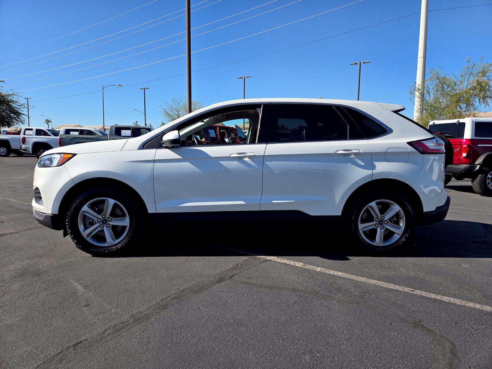 Certified 2022 Ford Edge SEL w/ Convenience Package AWD/4WD image 3