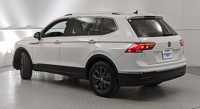 Used 2022 Volkswagen Tiguan SE image 3
