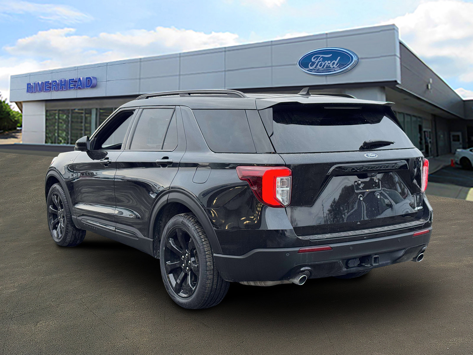 Certified 2022 Ford Explorer ST-Line w/ Class IV Trailer Tow Package image 4