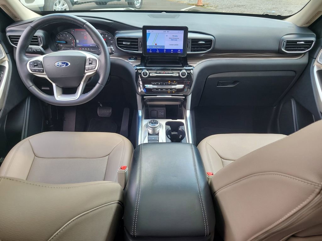 Certified 2022 Ford Explorer Limited w/ Equipment Group 301A image 13