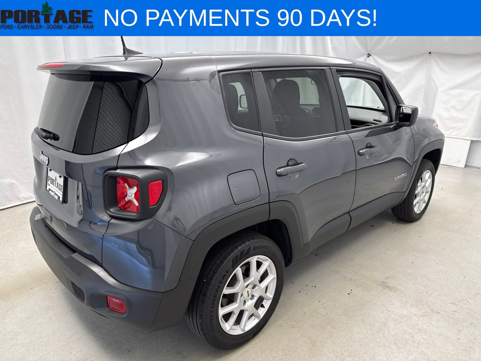 Used 2023 Jeep Renegade Latitude AWD/4WD image 2