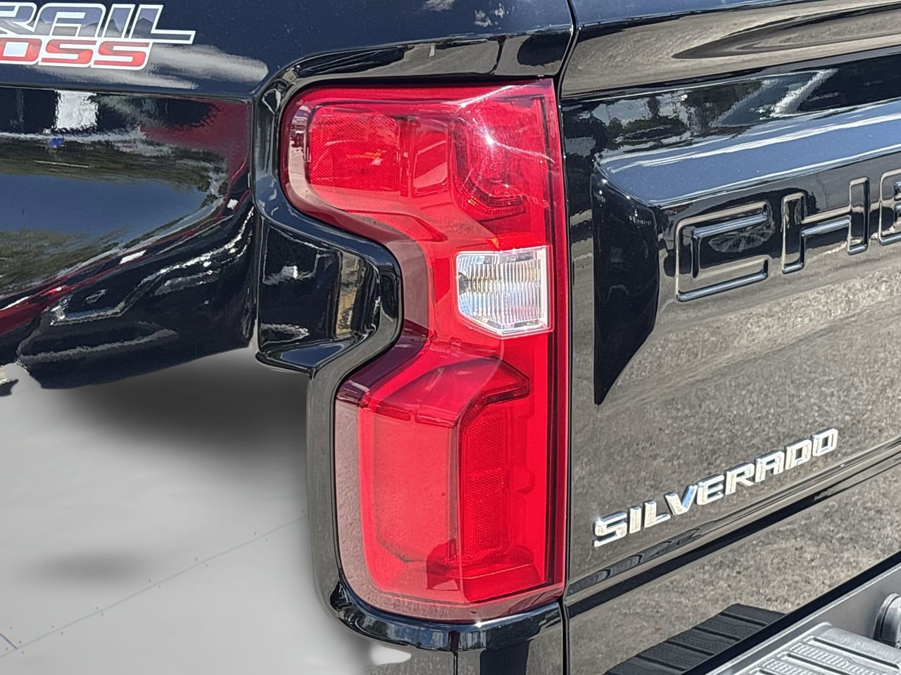 Used 2021 Chevrolet Silverado 1500 LT Trail Boss w/ Convenience Package II image 7