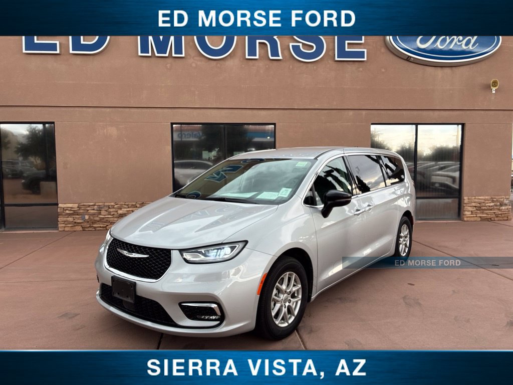 Used 2024 Chrysler Pacifica Touring-L
